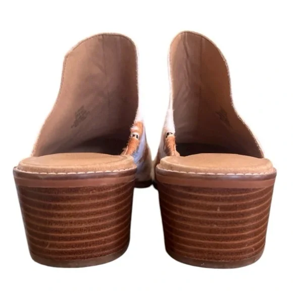 Crown Vintage Cow ๐ Girl Women's Mules - Tan - Picture 3 of 6